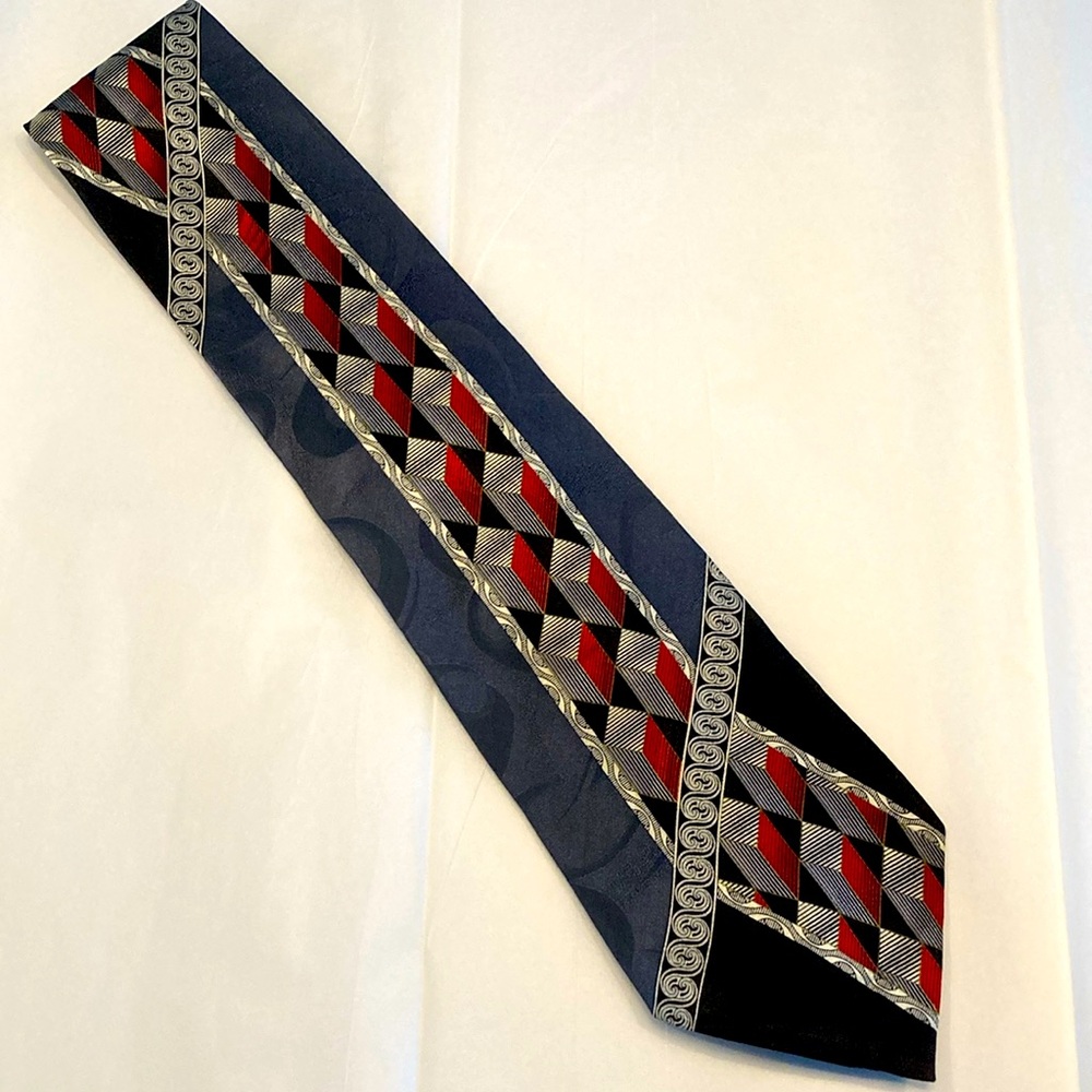 Barrington Classic Red and Black Geometric Silk Tie